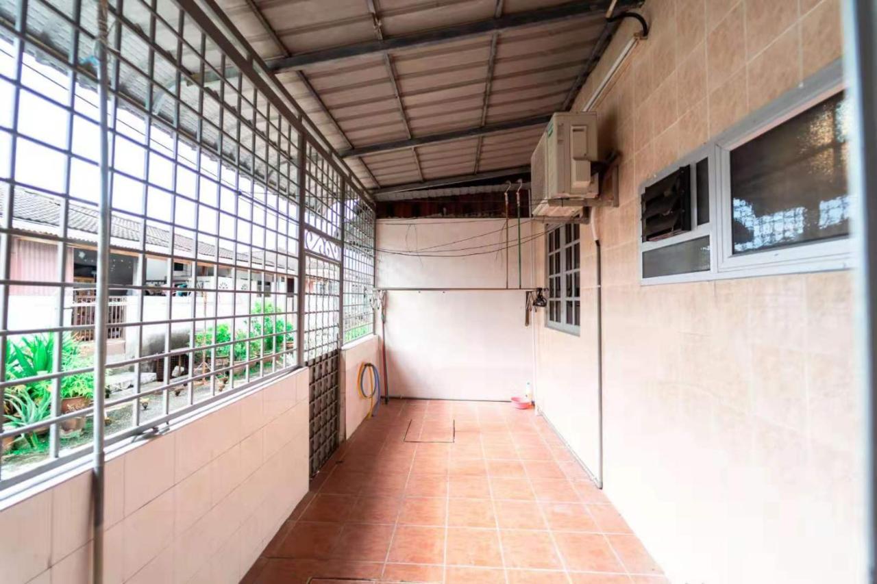 Star Light Homestay Sitiawan Exterior photo